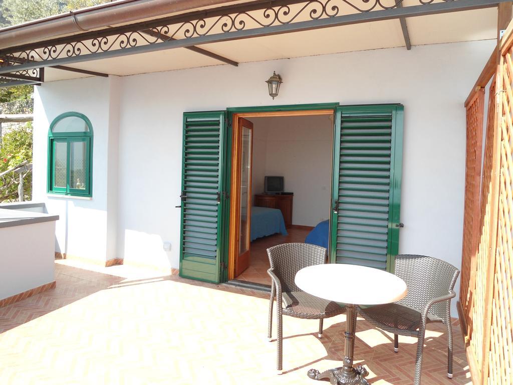 Bed and Breakfast Le Ghiande à Positano Extérieur photo